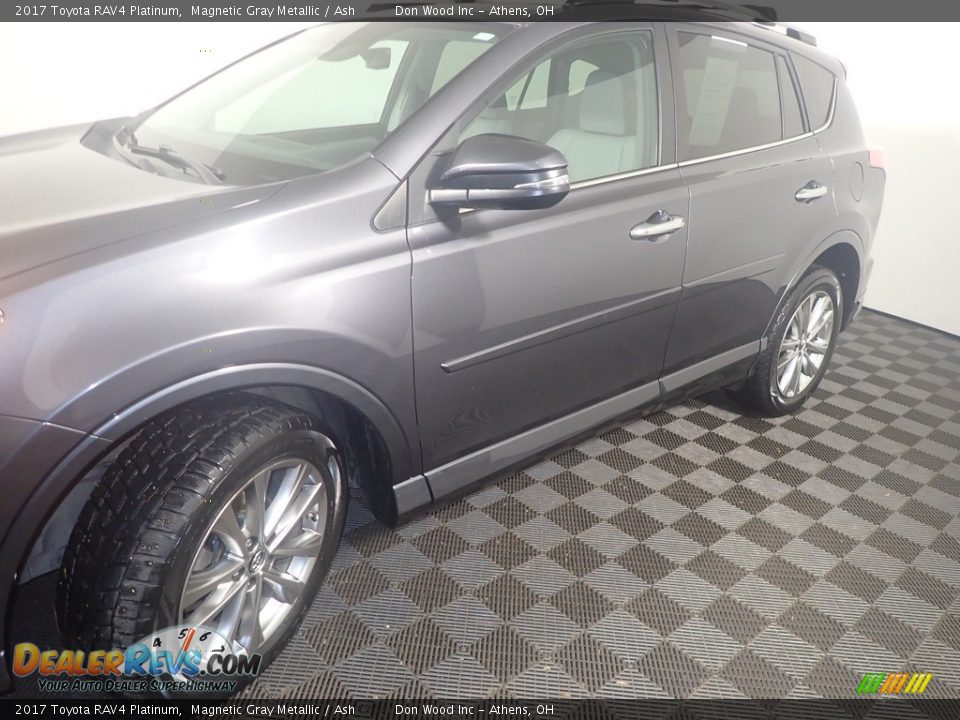 2017 Toyota RAV4 Platinum Magnetic Gray Metallic / Ash Photo #13