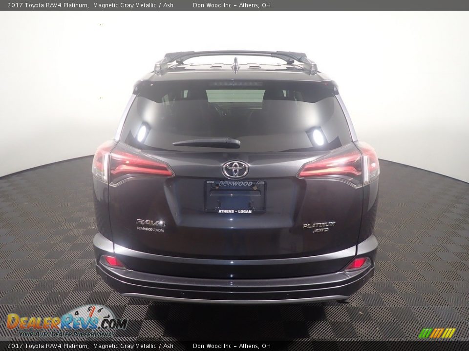 2017 Toyota RAV4 Platinum Magnetic Gray Metallic / Ash Photo #16