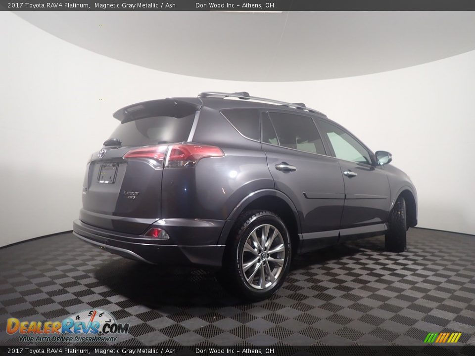 2017 Toyota RAV4 Platinum Magnetic Gray Metallic / Ash Photo #20