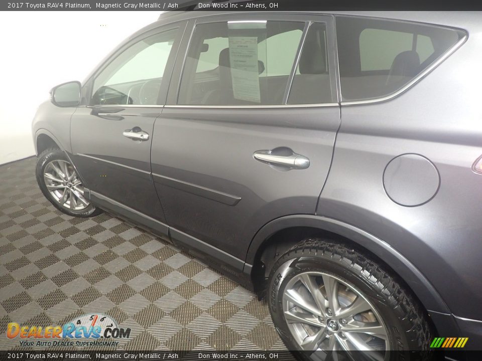 2017 Toyota RAV4 Platinum Magnetic Gray Metallic / Ash Photo #22