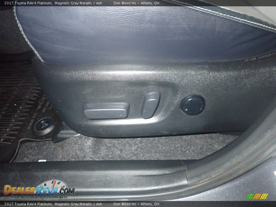 2017 Toyota RAV4 Platinum Magnetic Gray Metallic / Ash Photo #27