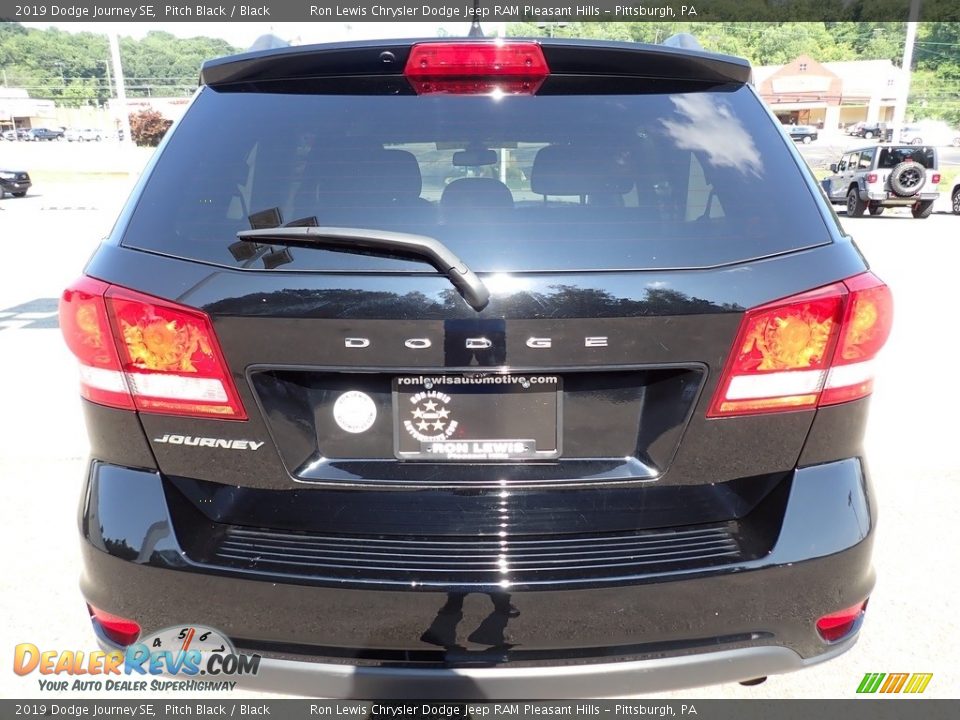 2019 Dodge Journey SE Pitch Black / Black Photo #4