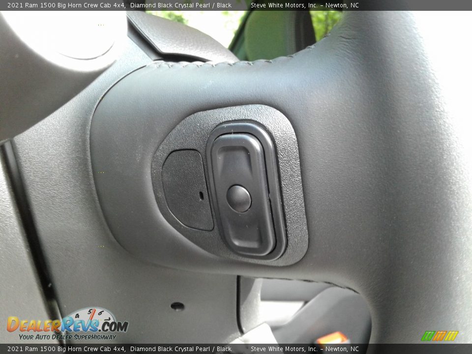 2021 Ram 1500 Big Horn Crew Cab 4x4 Diamond Black Crystal Pearl / Black Photo #14