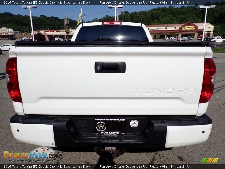2016 Toyota Tundra SR5 Double Cab 4x4 Super White / Black Photo #4