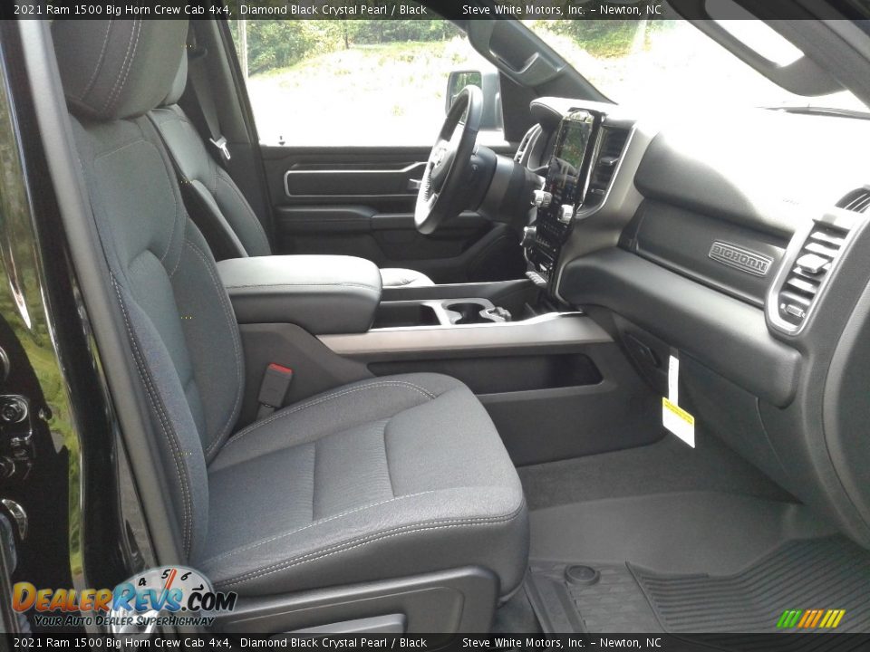2021 Ram 1500 Big Horn Crew Cab 4x4 Diamond Black Crystal Pearl / Black Photo #18