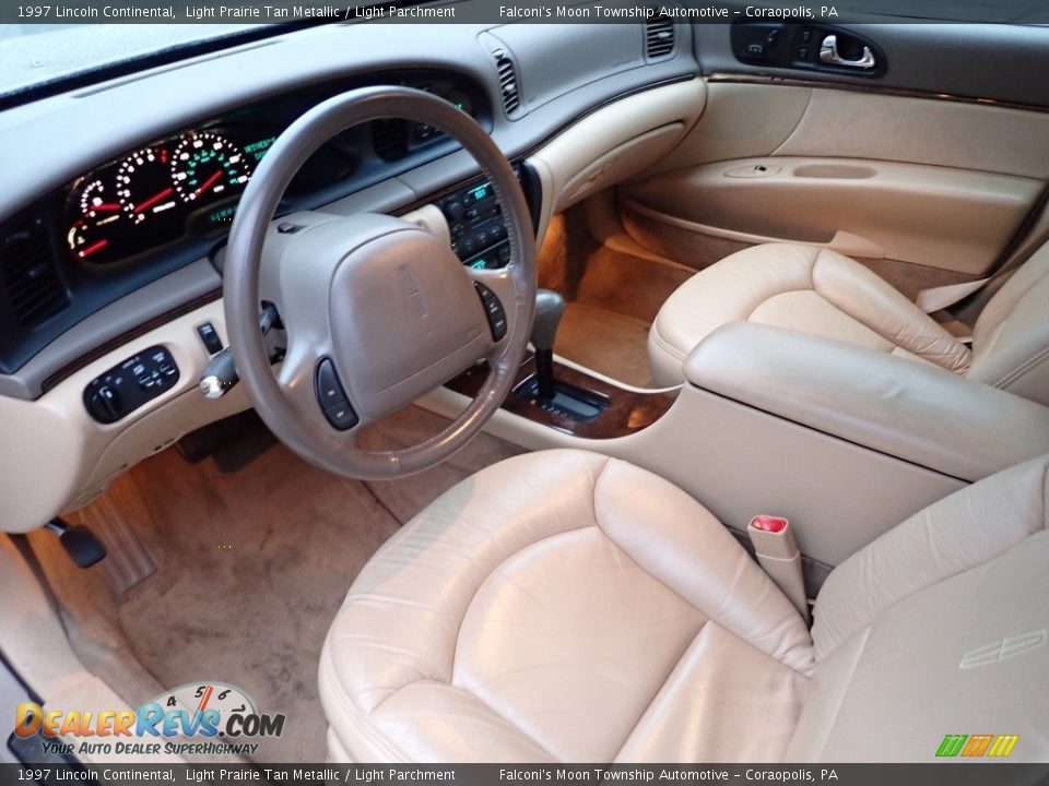 Light Parchment Interior - 1997 Lincoln Continental  Photo #23