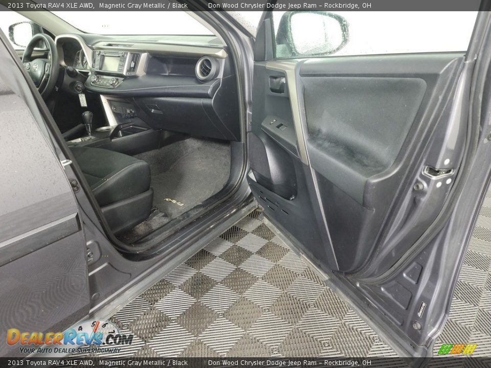 2013 Toyota RAV4 XLE AWD Magnetic Gray Metallic / Black Photo #23