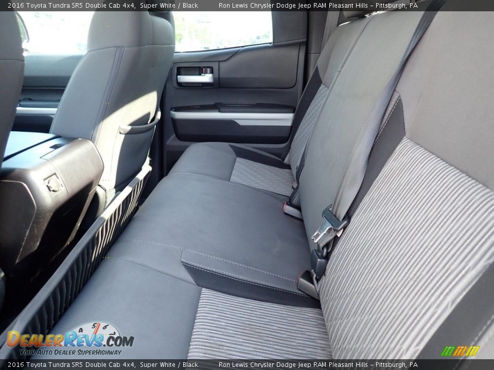 Rear Seat of 2016 Toyota Tundra SR5 Double Cab 4x4 Photo #12