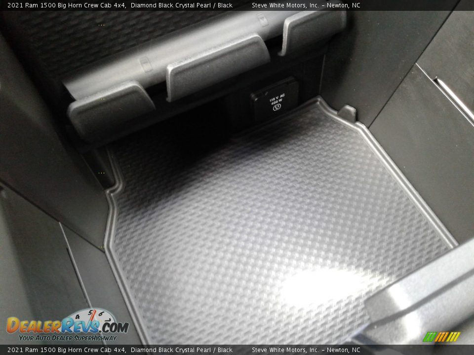 2021 Ram 1500 Big Horn Crew Cab 4x4 Diamond Black Crystal Pearl / Black Photo #29