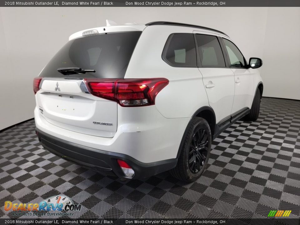 2018 Mitsubishi Outlander LE Diamond White Pearl / Black Photo #10