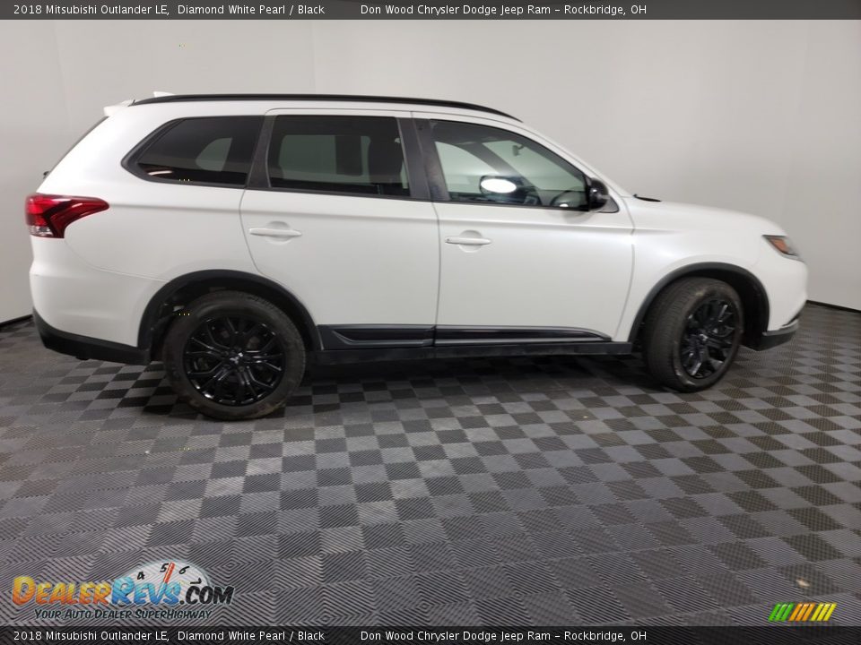 2018 Mitsubishi Outlander LE Diamond White Pearl / Black Photo #11