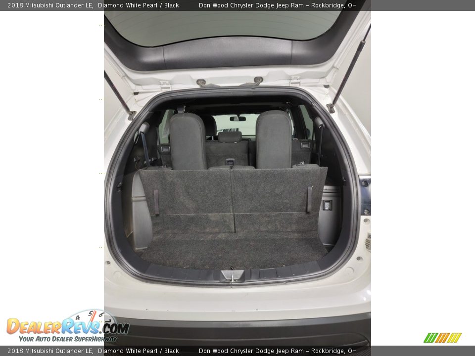 2018 Mitsubishi Outlander LE Diamond White Pearl / Black Photo #12