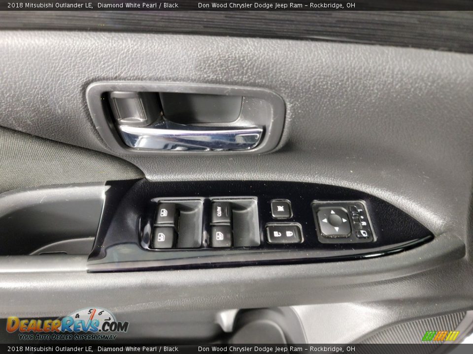 2018 Mitsubishi Outlander LE Diamond White Pearl / Black Photo #16