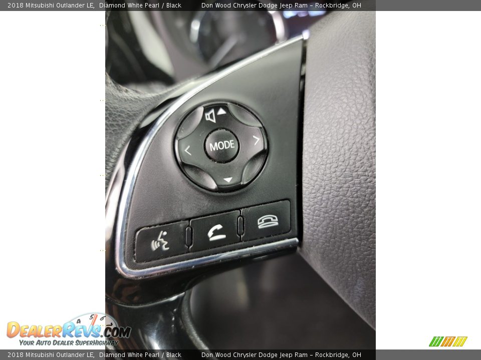2018 Mitsubishi Outlander LE Diamond White Pearl / Black Photo #20