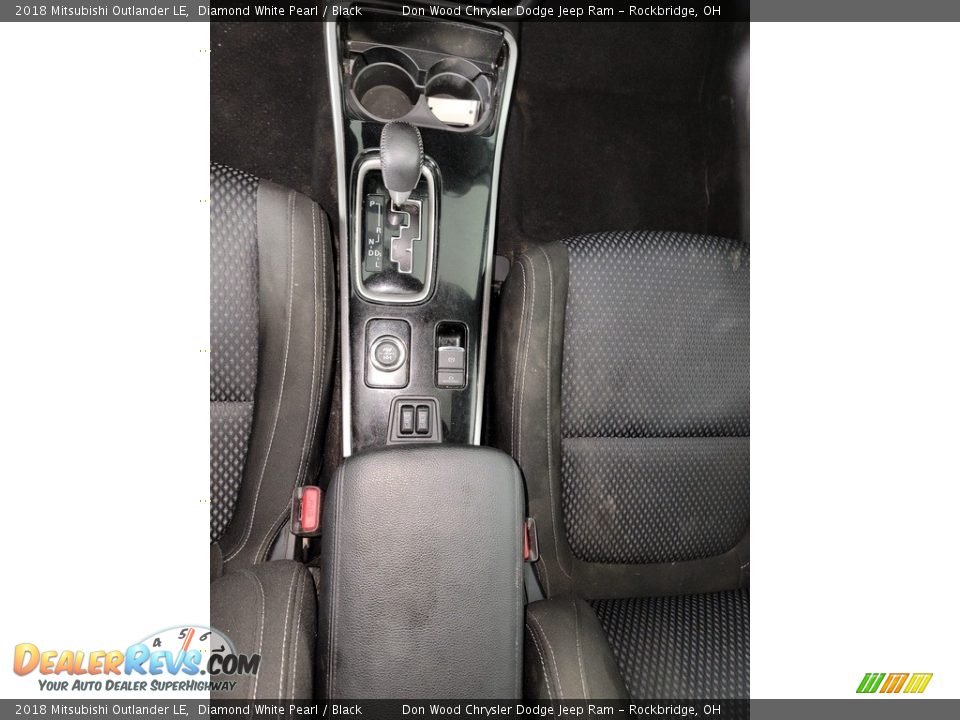 2018 Mitsubishi Outlander LE Diamond White Pearl / Black Photo #23