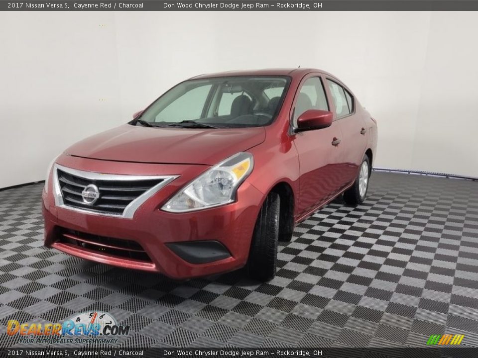 2017 Nissan Versa S Cayenne Red / Charcoal Photo #4