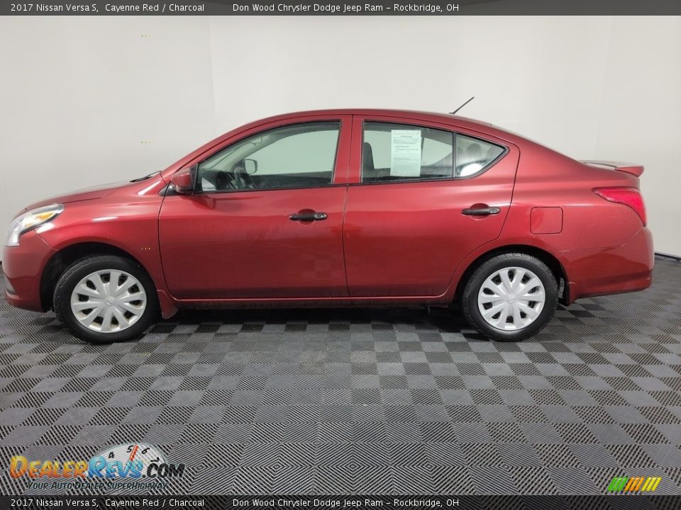 2017 Nissan Versa S Cayenne Red / Charcoal Photo #5