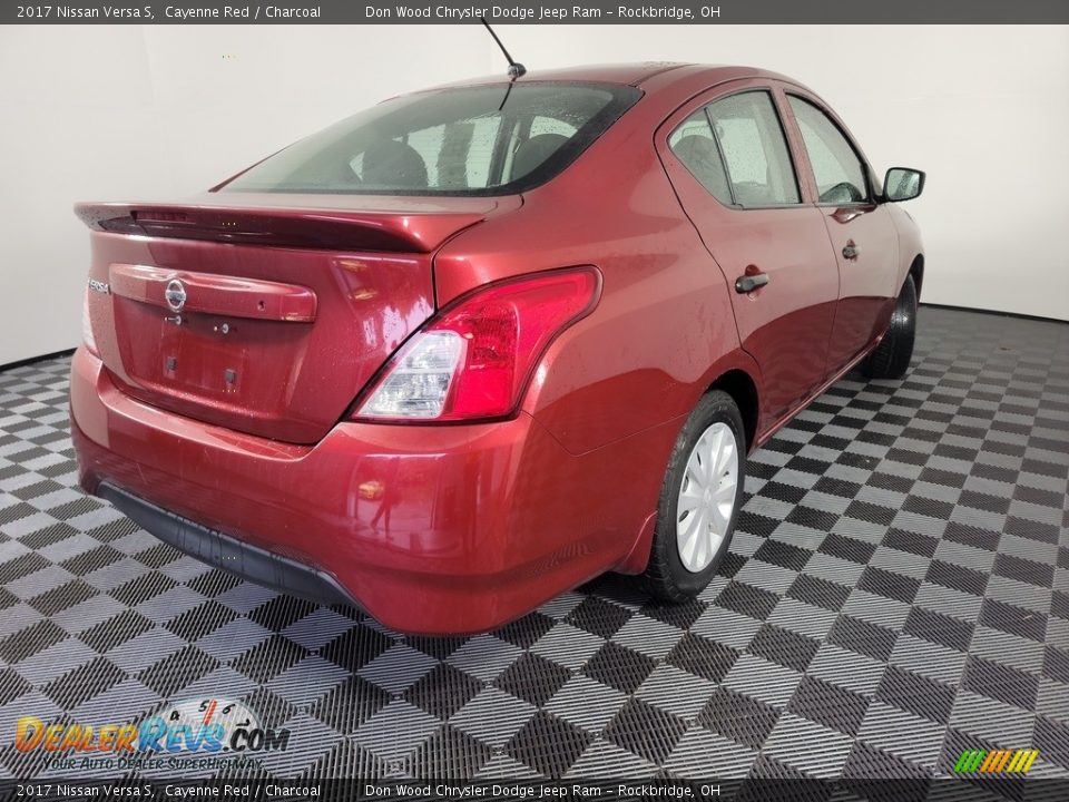 2017 Nissan Versa S Cayenne Red / Charcoal Photo #8
