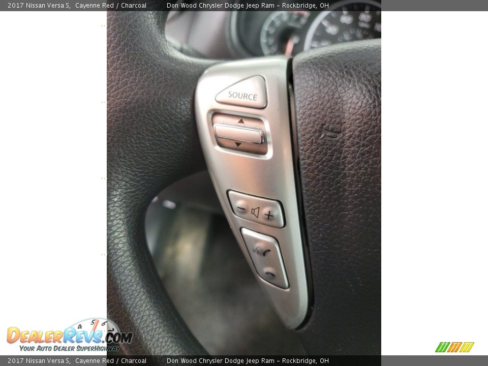 2017 Nissan Versa S Cayenne Red / Charcoal Photo #16