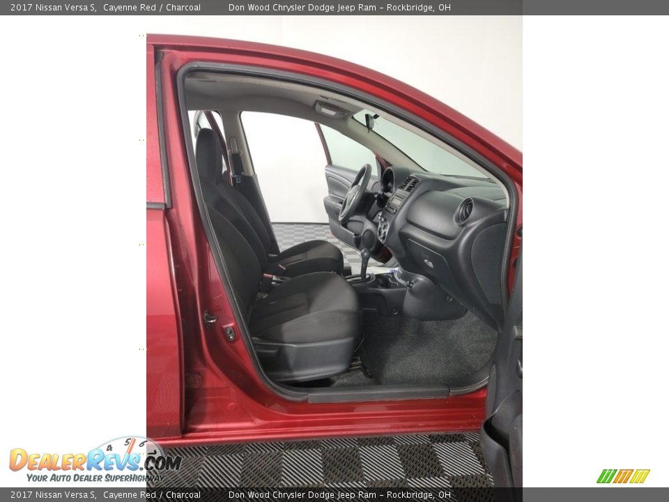 2017 Nissan Versa S Cayenne Red / Charcoal Photo #25