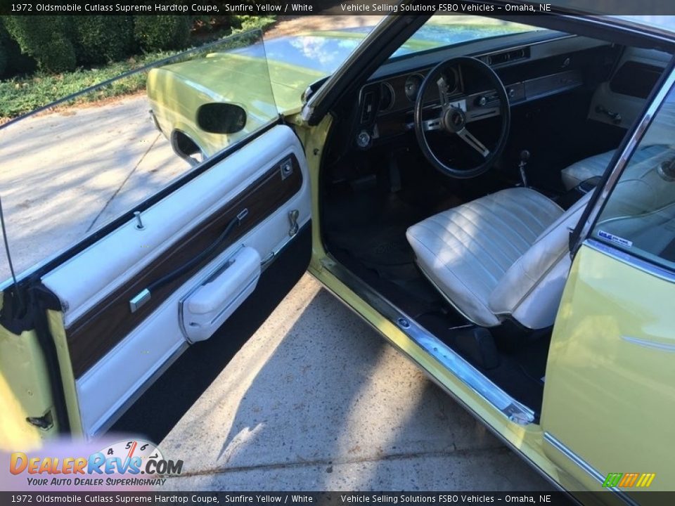 Door Panel of 1972 Oldsmobile Cutlass Supreme Hardtop Coupe Photo #8