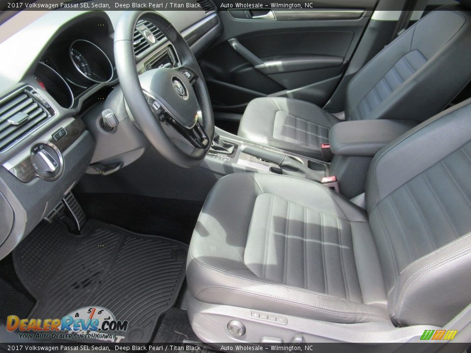 Front Seat of 2017 Volkswagen Passat SEL Sedan Photo #10