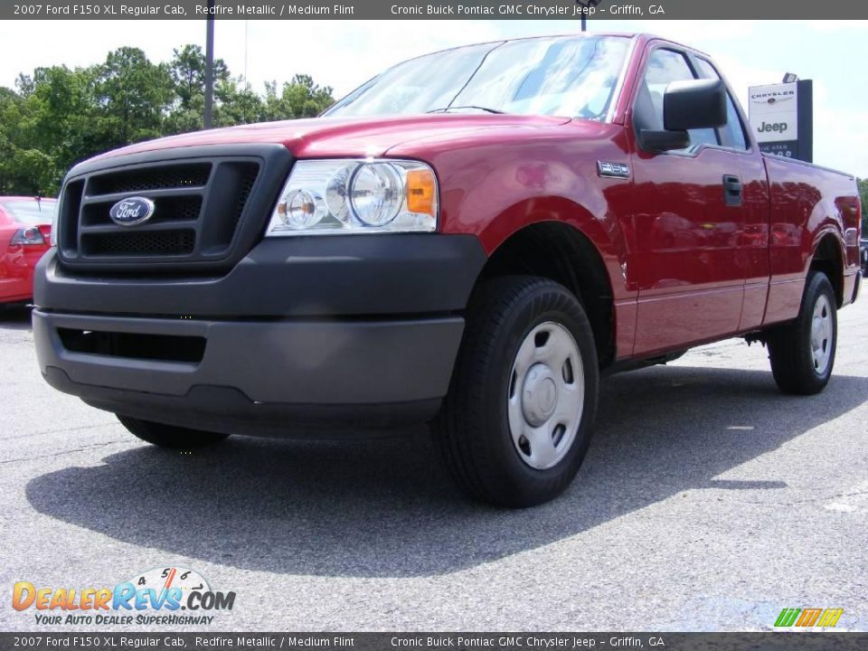 2007 Ford F150 XL Regular Cab Redfire Metallic / Medium Flint Photo #4