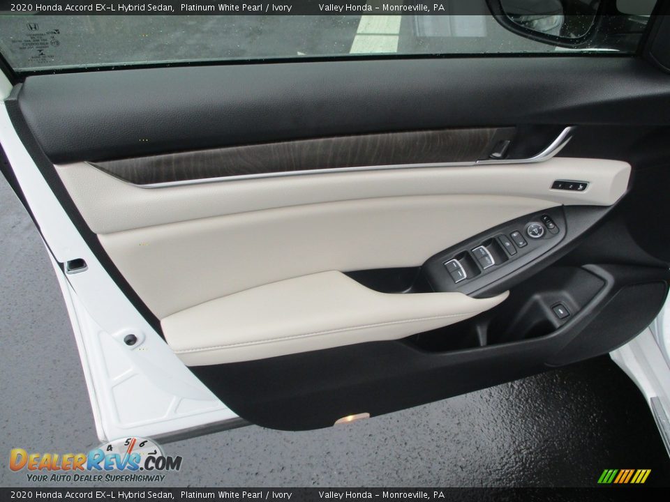 Door Panel of 2020 Honda Accord EX-L Hybrid Sedan Photo #11