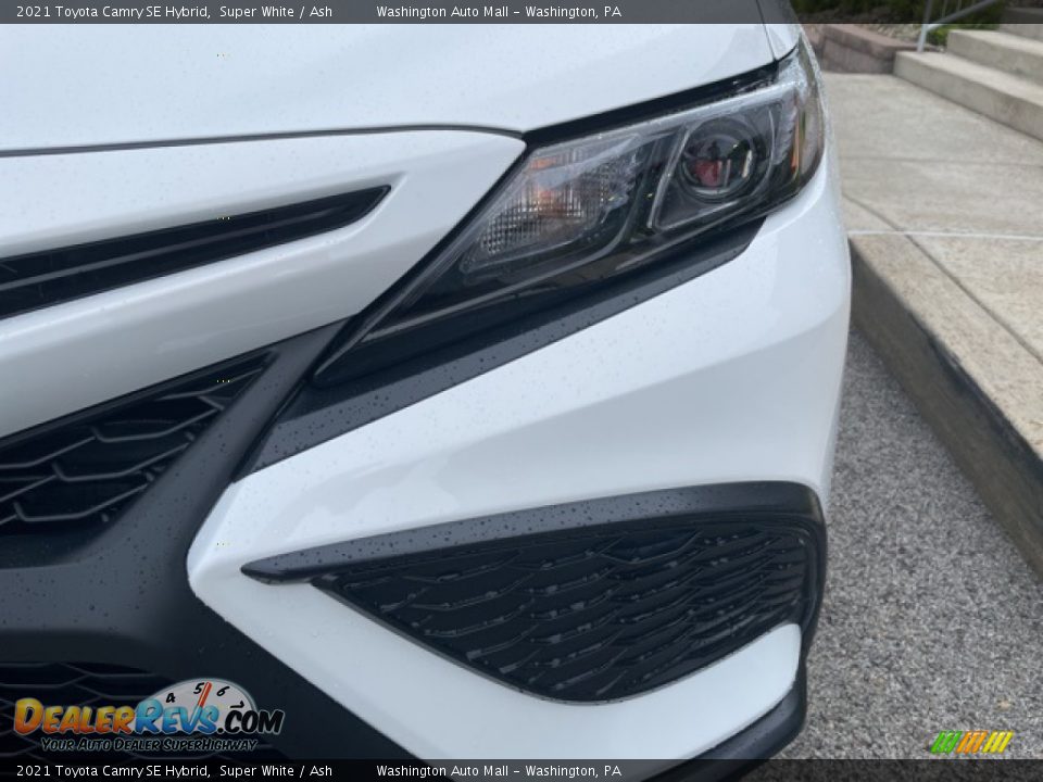 2021 Toyota Camry SE Hybrid Super White / Ash Photo #10