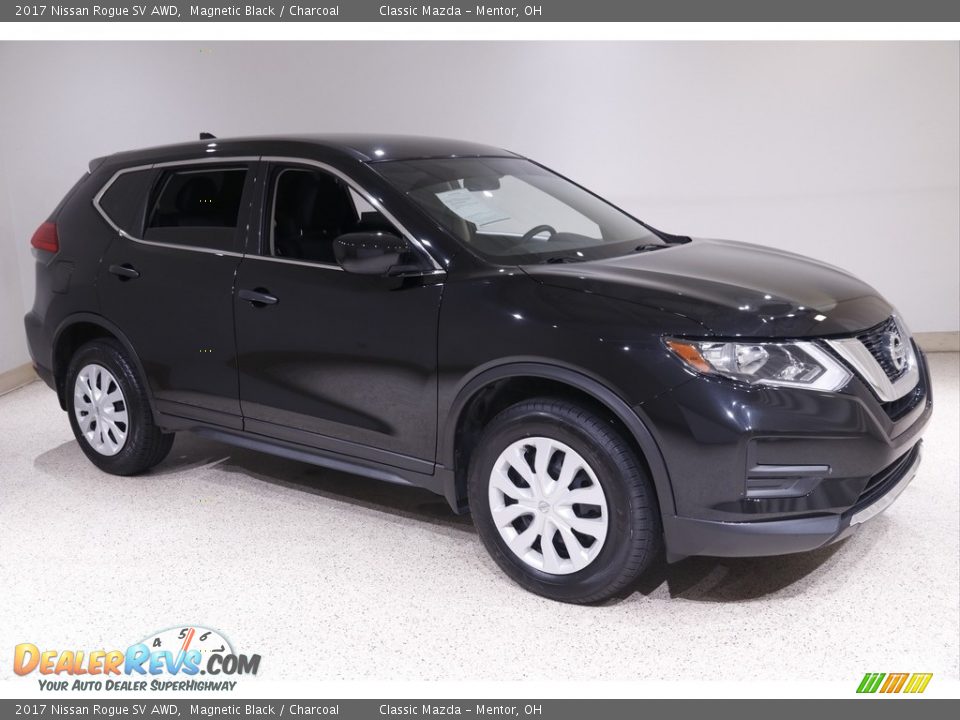 2017 Nissan Rogue SV AWD Magnetic Black / Charcoal Photo #1