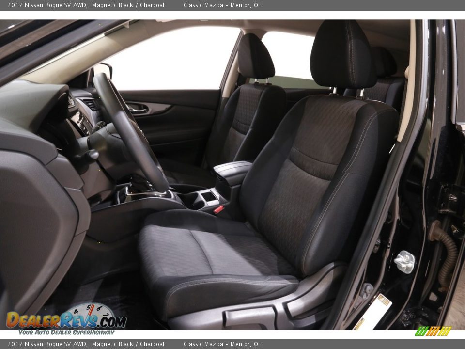 2017 Nissan Rogue SV AWD Magnetic Black / Charcoal Photo #5