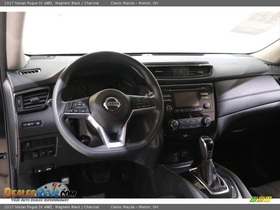 2017 Nissan Rogue SV AWD Magnetic Black / Charcoal Photo #6