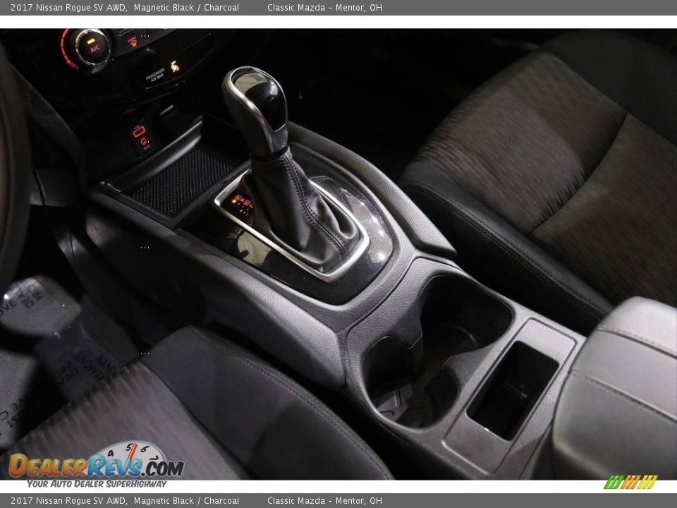 2017 Nissan Rogue SV AWD Magnetic Black / Charcoal Photo #11