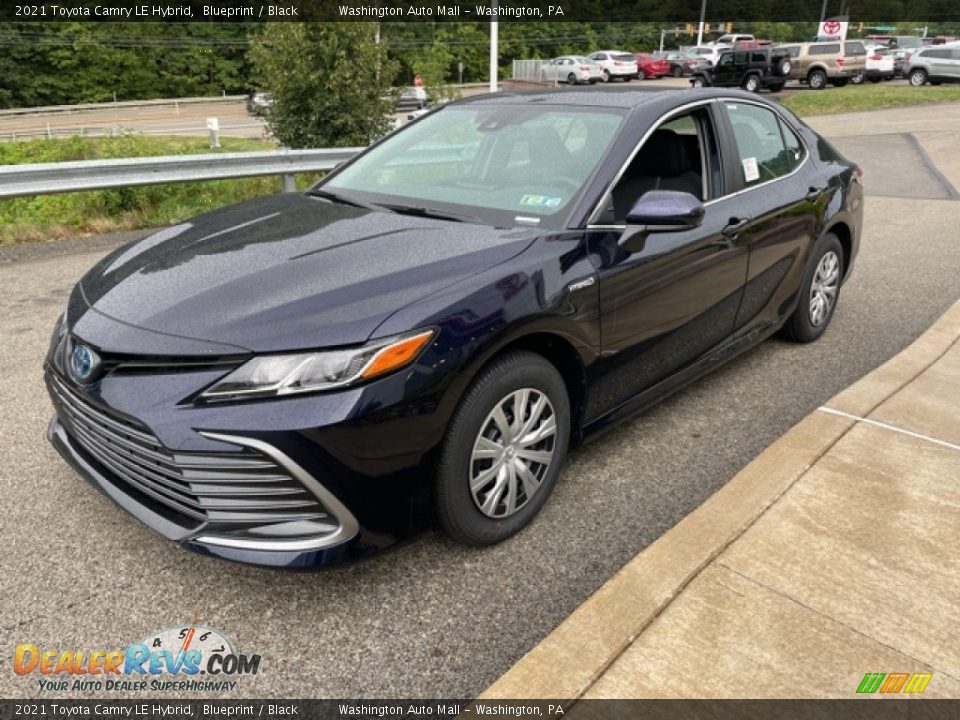 Front 3/4 View of 2021 Toyota Camry LE Hybrid Photo #7