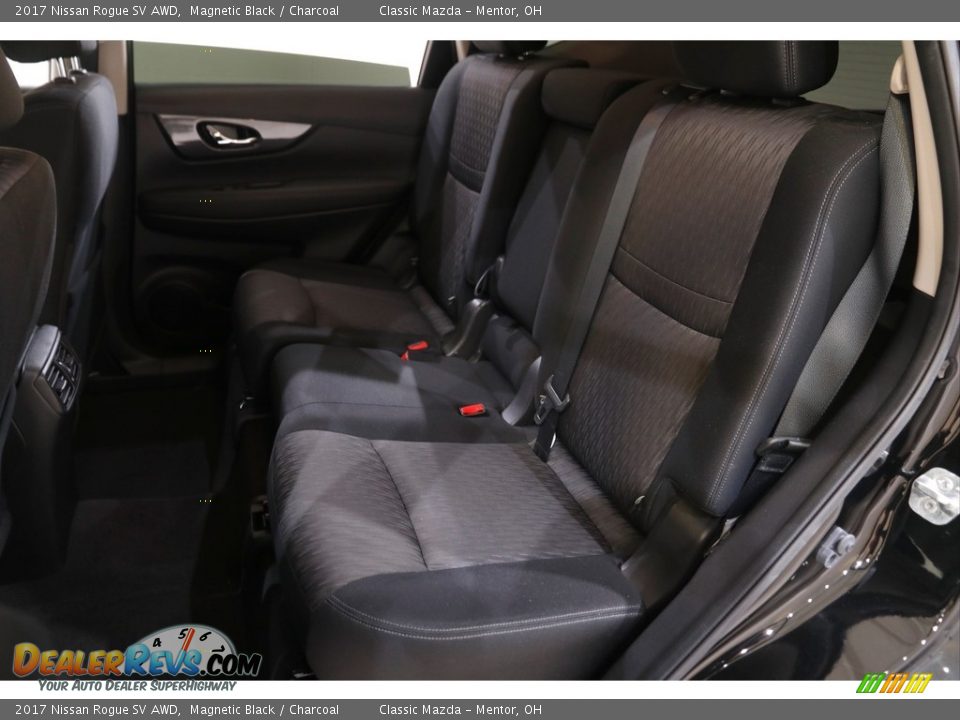 2017 Nissan Rogue SV AWD Magnetic Black / Charcoal Photo #14
