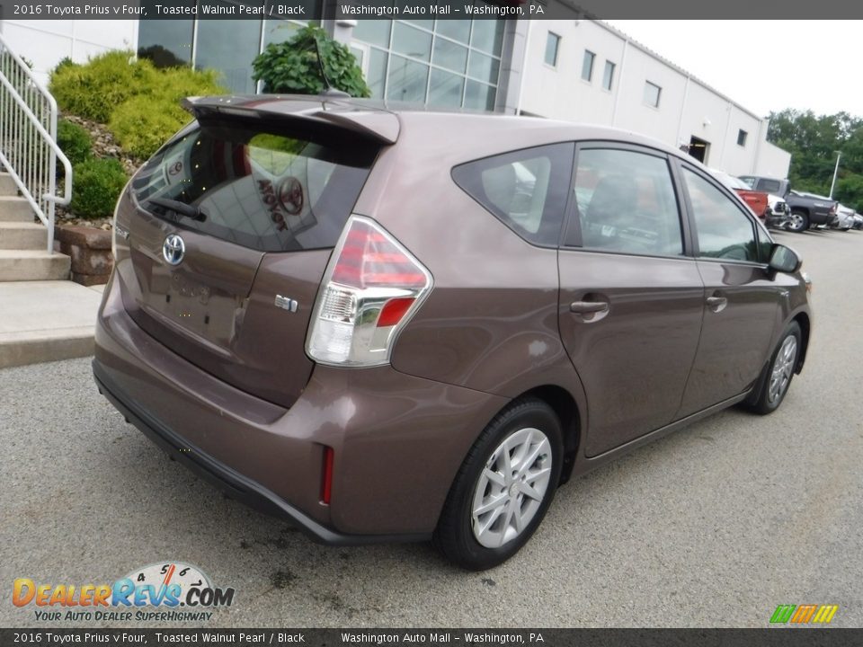 2016 Toyota Prius v Four Toasted Walnut Pearl / Black Photo #15