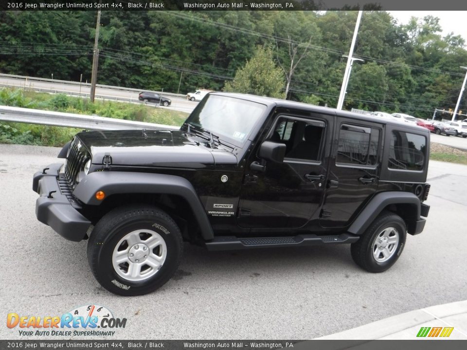 2016 Jeep Wrangler Unlimited Sport 4x4 Black / Black Photo #15