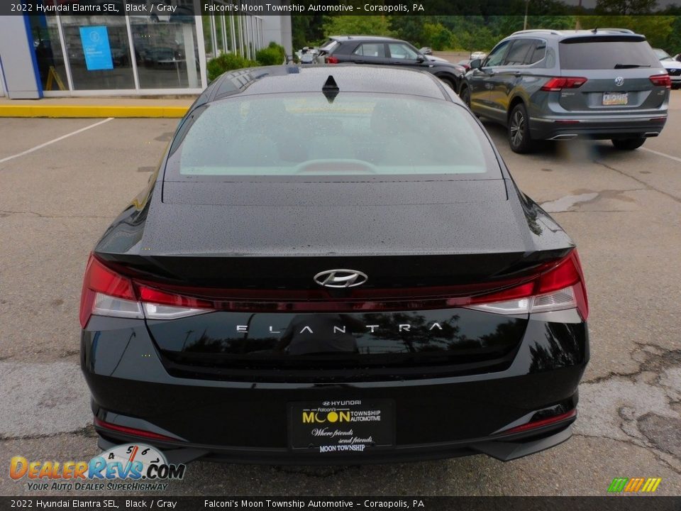 2022 Hyundai Elantra SEL Black / Gray Photo #3