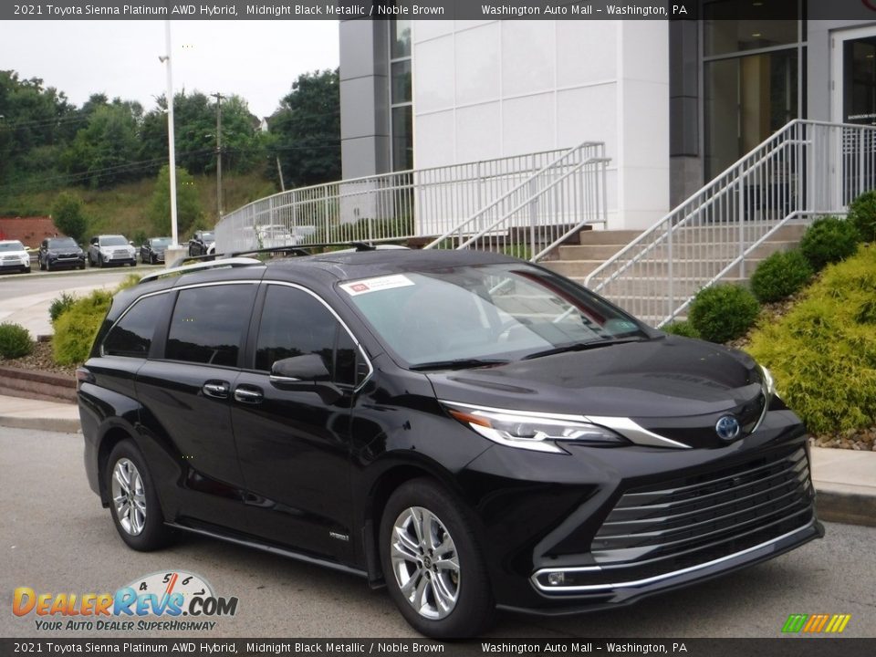 Front 3/4 View of 2021 Toyota Sienna Platinum AWD Hybrid Photo #1