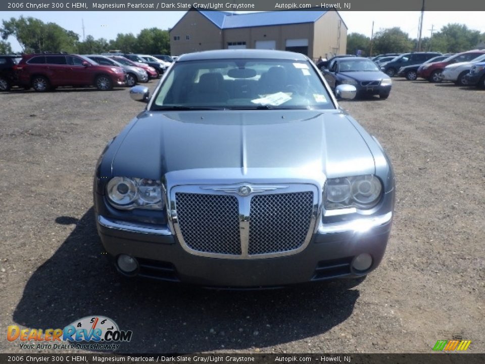 2006 Chrysler 300 C HEMI Magnesium Pearlcoat / Dark Slate Gray/Light Graystone Photo #2