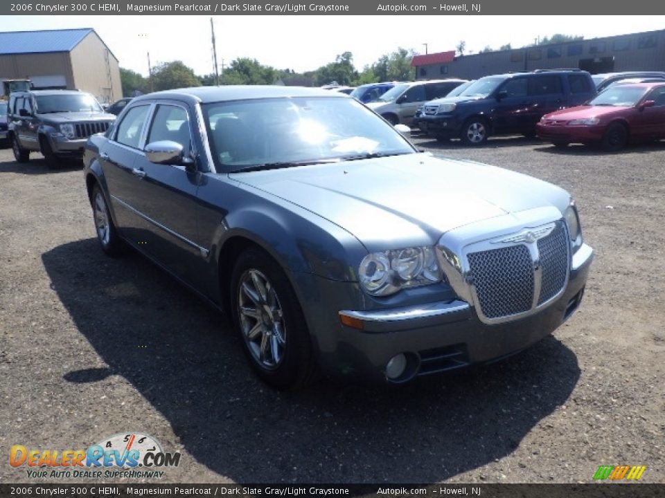 2006 Chrysler 300 C HEMI Magnesium Pearlcoat / Dark Slate Gray/Light Graystone Photo #3