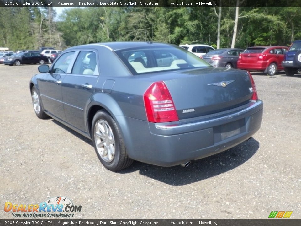 2006 Chrysler 300 C HEMI Magnesium Pearlcoat / Dark Slate Gray/Light Graystone Photo #4