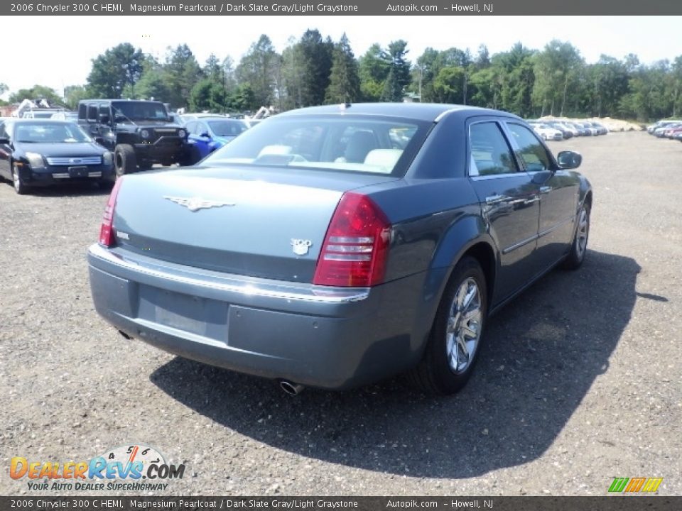 2006 Chrysler 300 C HEMI Magnesium Pearlcoat / Dark Slate Gray/Light Graystone Photo #6