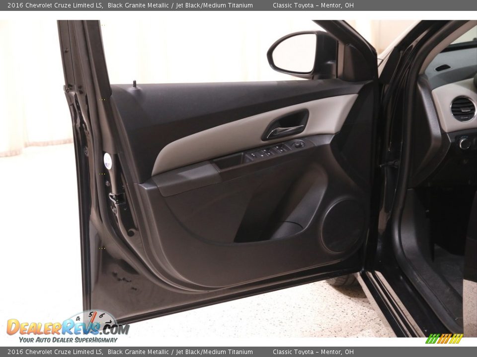 2016 Chevrolet Cruze Limited LS Black Granite Metallic / Jet Black/Medium Titanium Photo #4