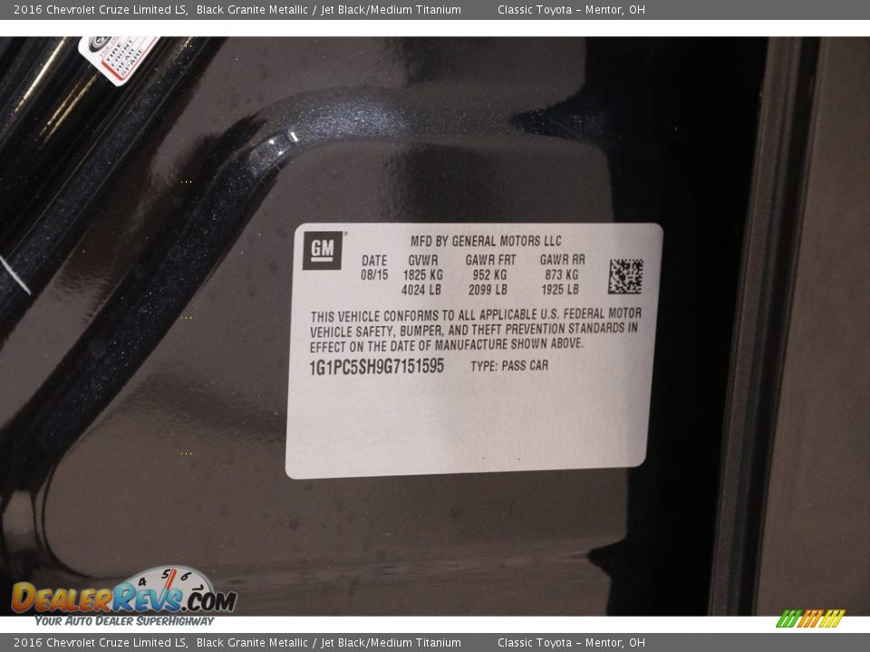 2016 Chevrolet Cruze Limited LS Black Granite Metallic / Jet Black/Medium Titanium Photo #18