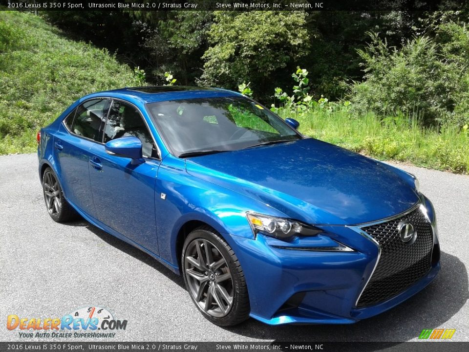 Front 3/4 View of 2016 Lexus IS 350 F Sport Photo #6