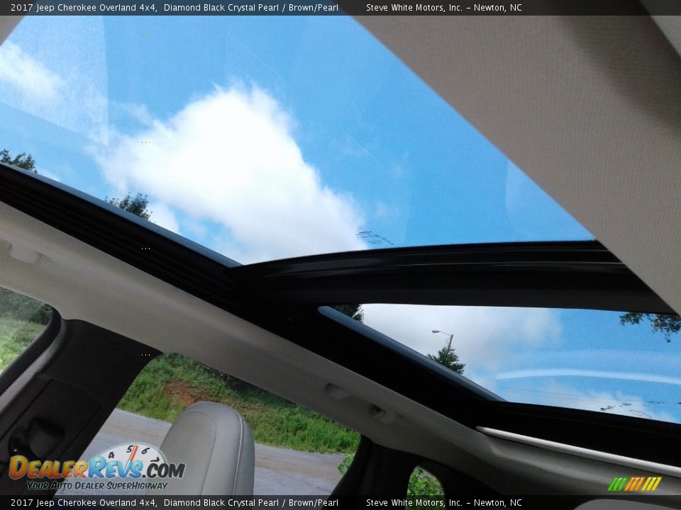 Sunroof of 2017 Jeep Cherokee Overland 4x4 Photo #33