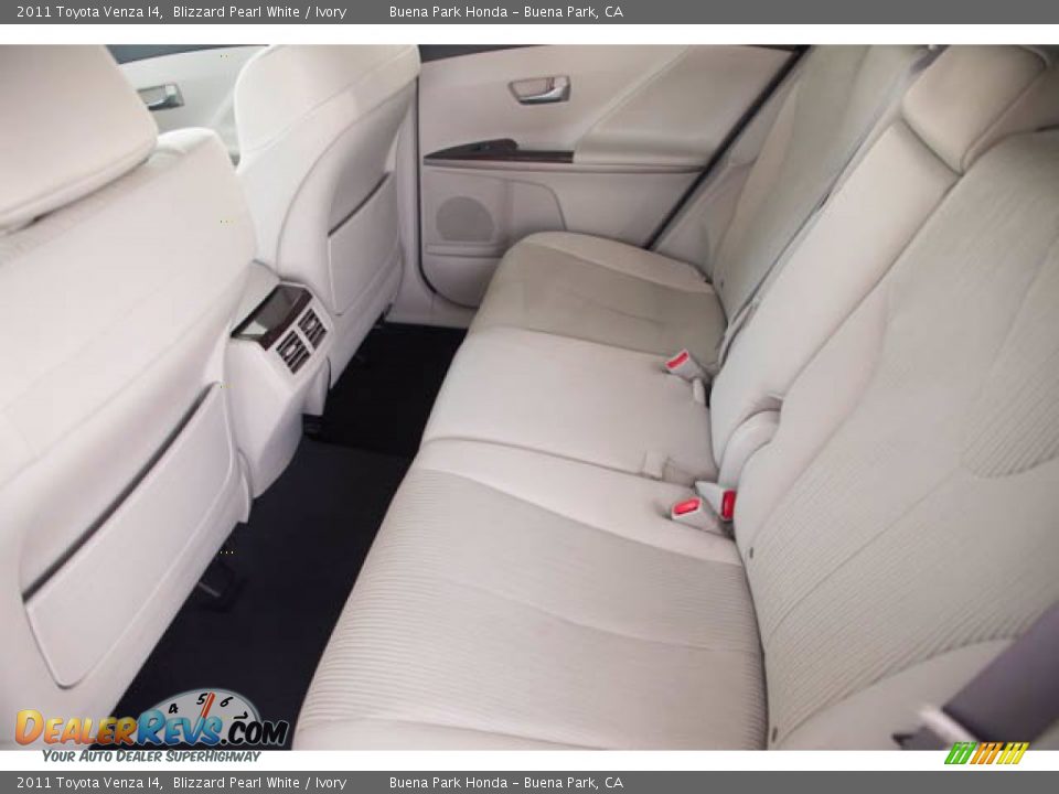 2011 Toyota Venza I4 Blizzard Pearl White / Ivory Photo #4