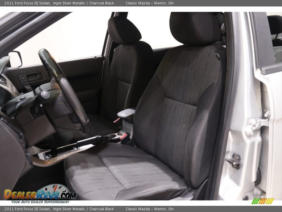 2011 Ford Focus SE Sedan Ingot Silver Metallic / Charcoal Black Photo #5