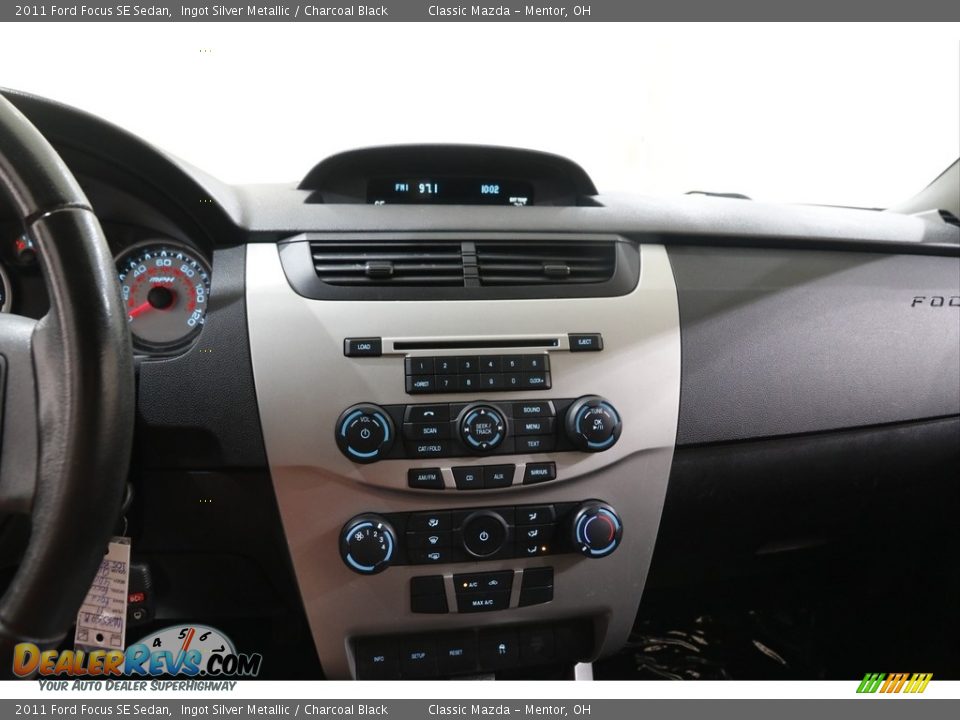 2011 Ford Focus SE Sedan Ingot Silver Metallic / Charcoal Black Photo #9